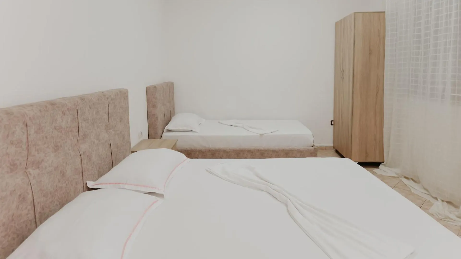 Vila Dael Durres Guest house